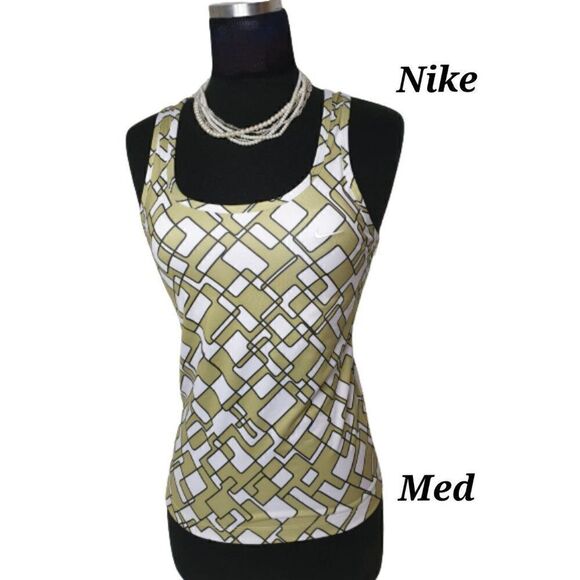 Nike Women's Tank Medium Build in Sports Bra Layered Workout Top Large NWT - Picture 1 of 10